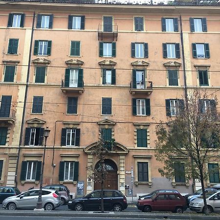 Colosseo Holiday House Рим Экстерьер фото